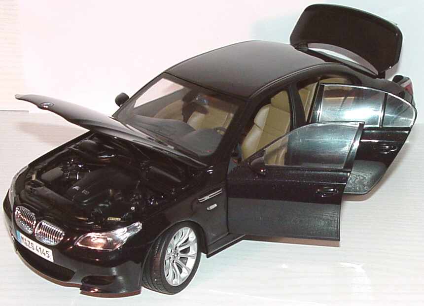 BMW M5 (E60) saphirschwarz-met. Werbemodell Kyosho 80430391749 in der 1zu87.com  Modellauto-Galerie