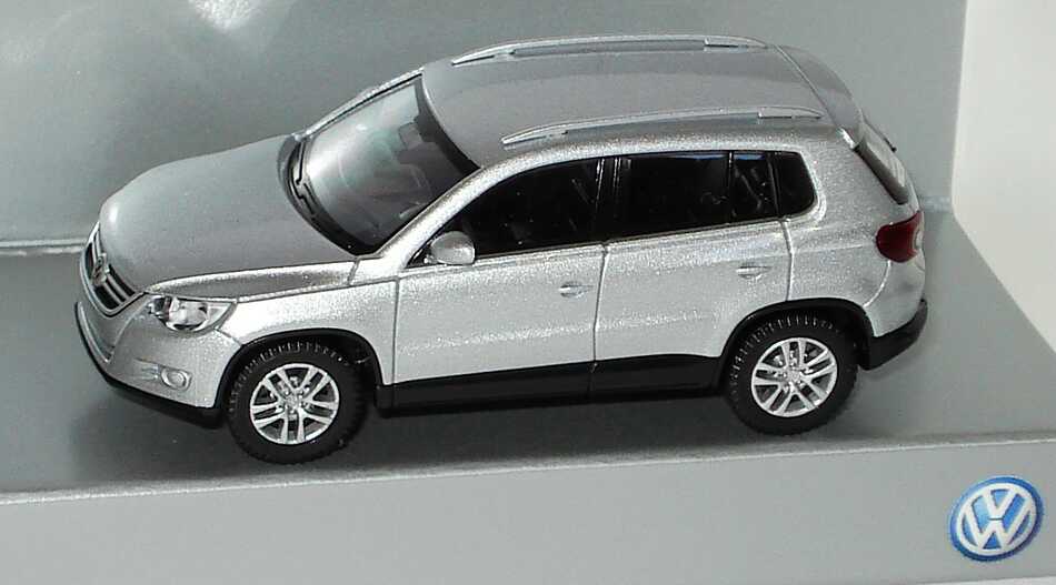 Volkwagen Tiguan II Tungsten Silber Grau Metallic 2. Generation Ab 2015 H0  1/87 Herpa Modell Auto mit individiuellem Wunschkennzeichen